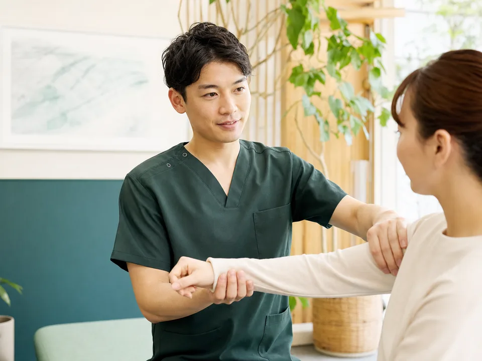柔道整復師が働く様子